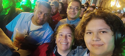 Familia de noche